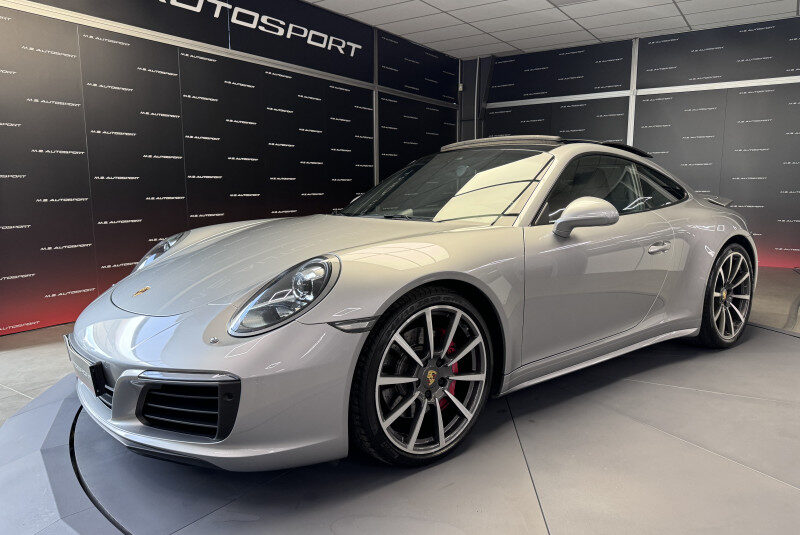 PORSCHE 911 COUPE