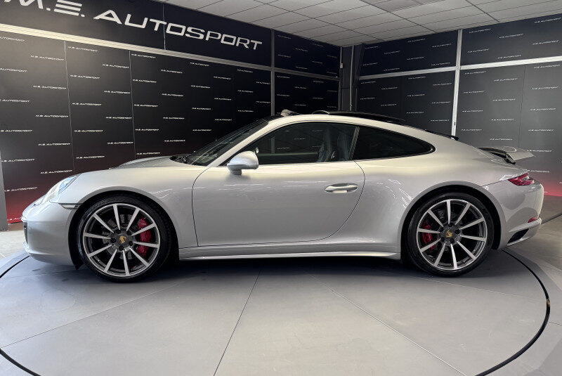 PORSCHE 911 COUPE