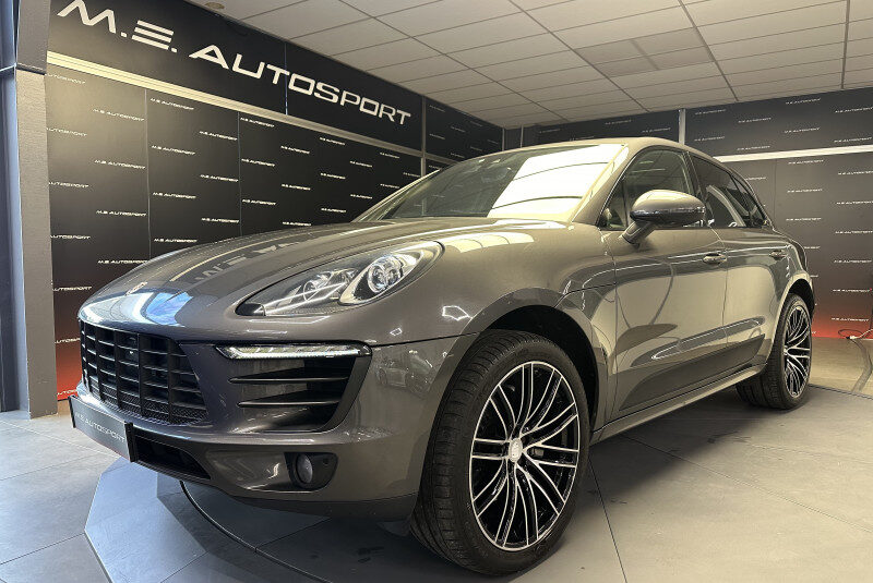 PORSCHE MACAN