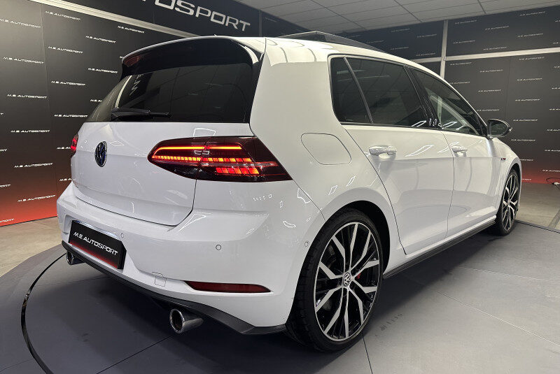 VOLKSWAGEN GOLF VII